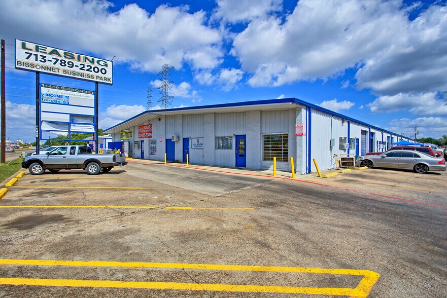 More Photos Of 11450 Bissonnet St, Houston Warehouse For Lease