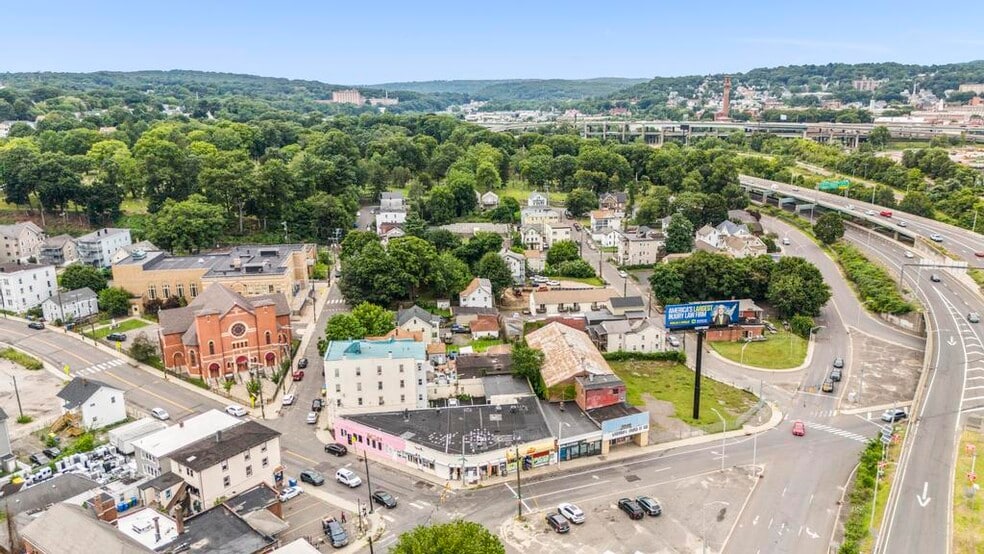 More Photos Of 868-872 Bank St, Waterbury Storefront Retail Residential For Sale