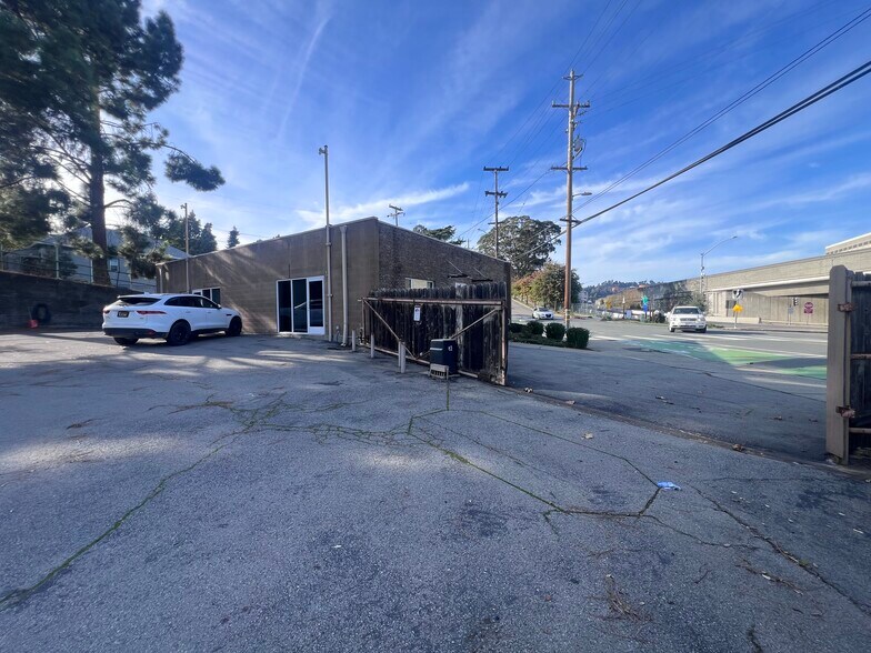 More Photos Of 253 Tewksbury Ave, Richmond Office For Sale