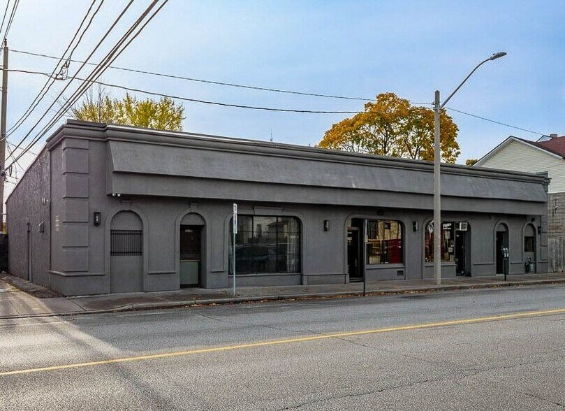Primary Photo Of 225-227 Erie St E, Windsor Storefront For Lease