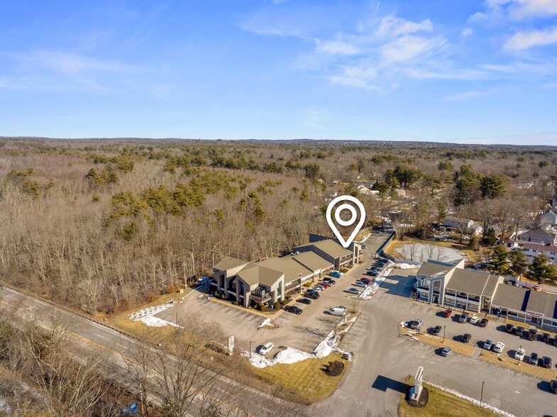 More Photos Of 264 N Broadway, Salem Freestanding For Sale