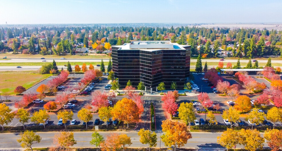 More Photos Of 45 E River Park Pl W, Fresno Office Residential For Lease