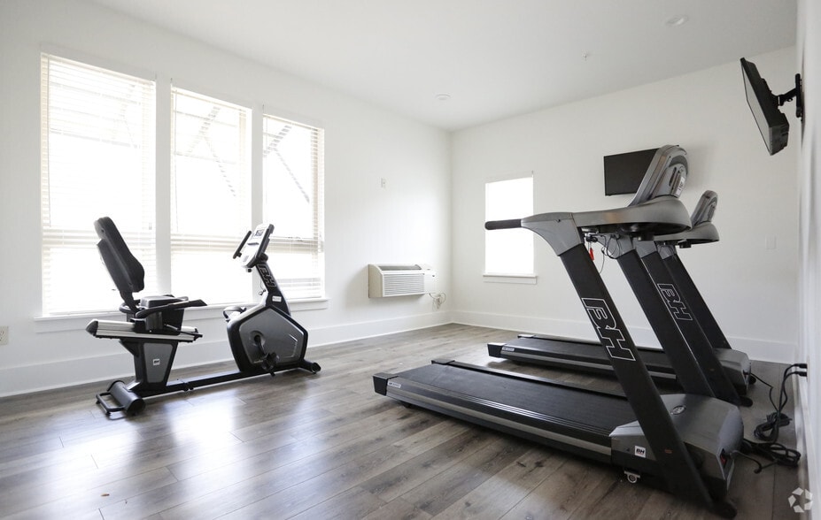 More Photos Of 141 Napoleon St, Baton Rouge Multifamily For Sale