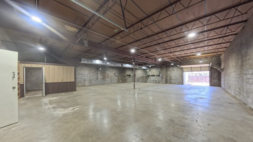 More Photos Of 1502 S Lipscomb St, Amarillo Light Distribution For Sale