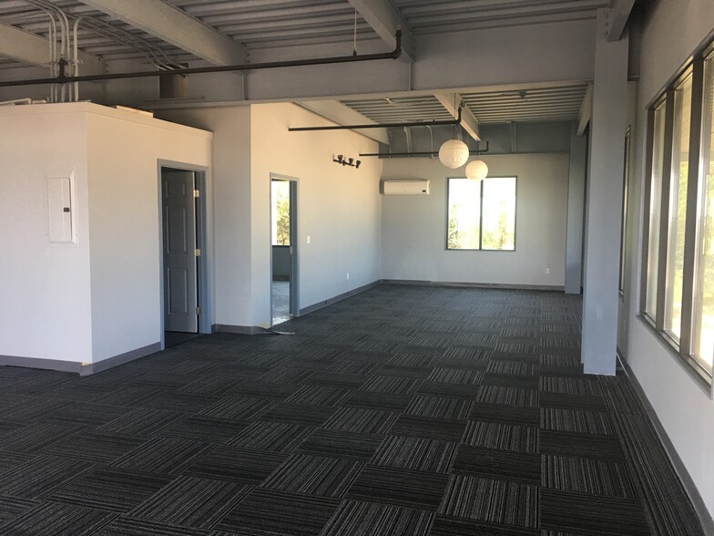 More Photos Of 6548 Comanche Trl, Austin Office For Lease