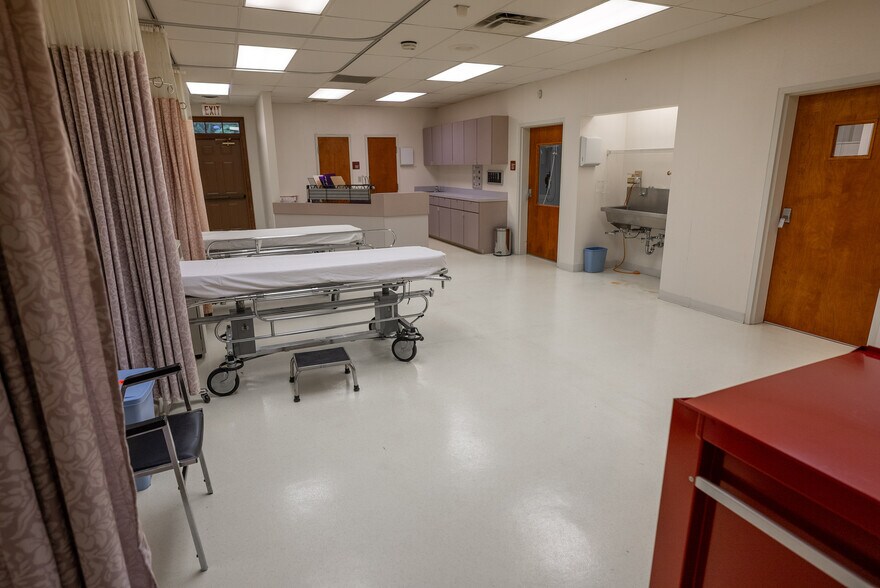 More Photos Of 3126 Wilmington Rd, New Castle Medical For Lease