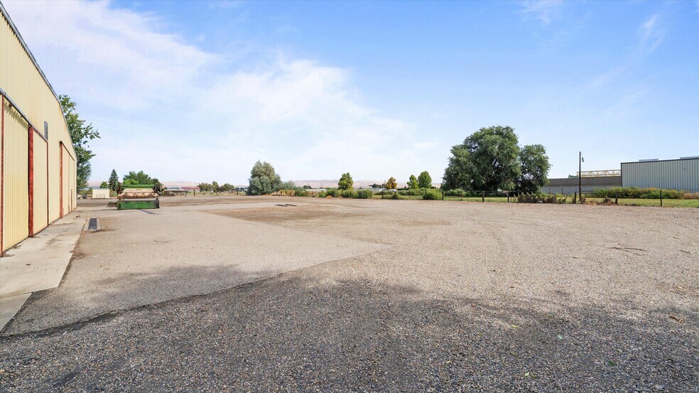 More Photos Of 1722 Morgan Rd, Sunnyside Warehouse For Sale
