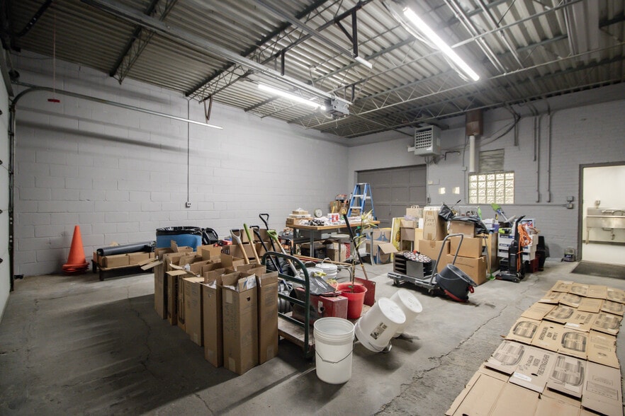 More Photos Of 2919 W Irving Park Rd, Chicago Office Residential For Sale