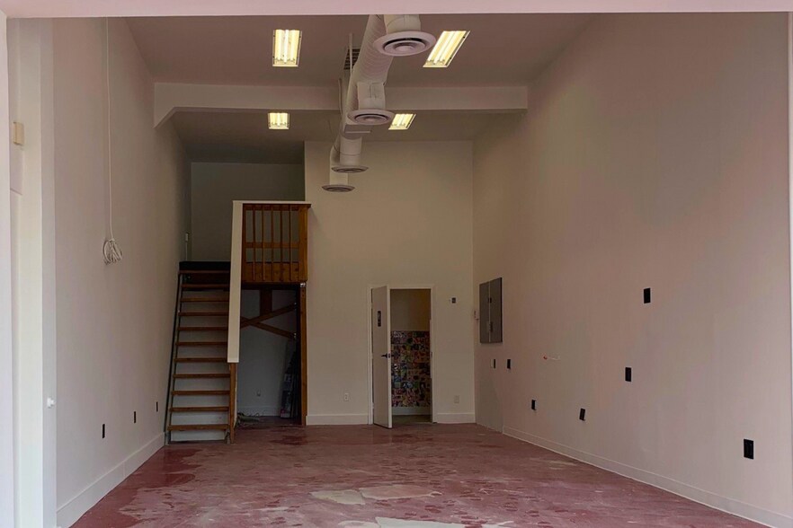 More Photos Of 10871-10885 Washington Blvd, Culver City Storefront Retail Office For Lease