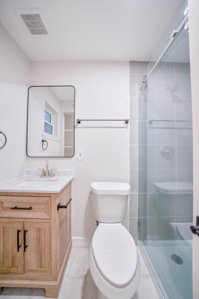 More Photos Of 2703 Mason St, Houston Apartments For Sale