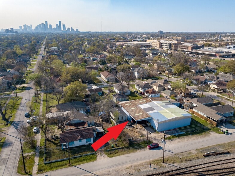 More Photos Of 119 Oldham St, Houston Warehouse For Sale