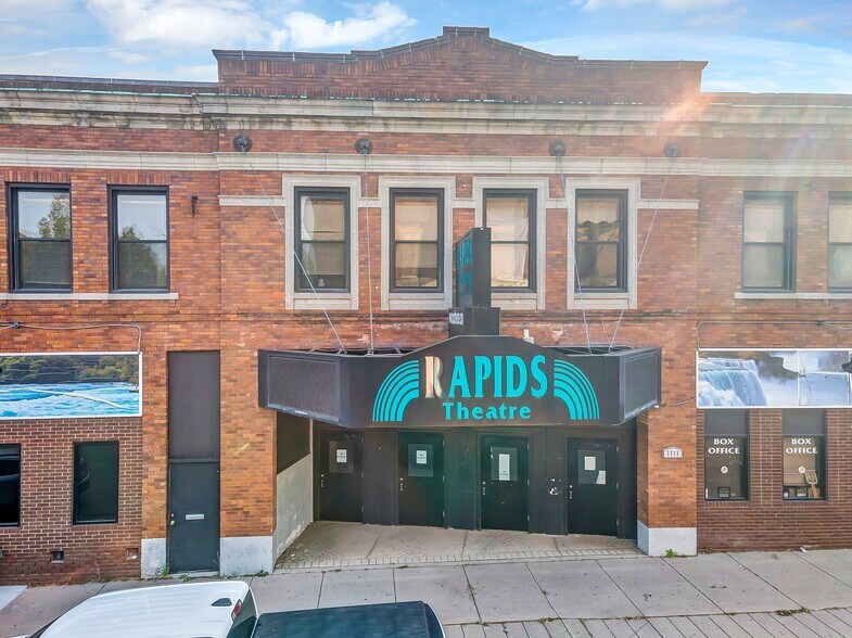Primary Photo Of 1711 Main St, Niagara Falls Sports And Entertainment For Sale