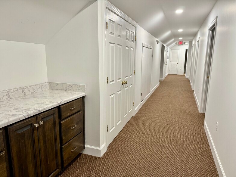 More Photos Of 113 Adris Pl, Dothan Office For Lease