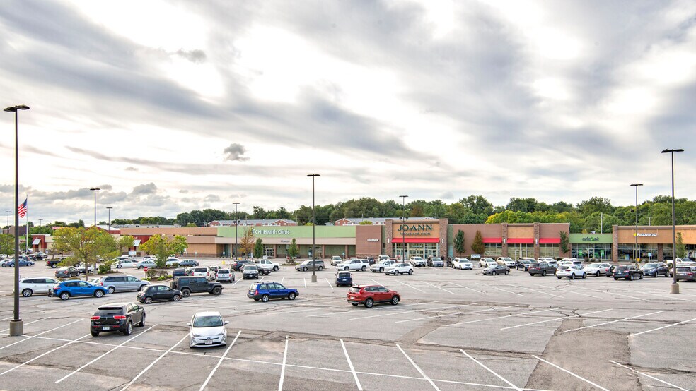 More Photos Of 13215-13483 W Center Rd, Omaha Unknown For Lease