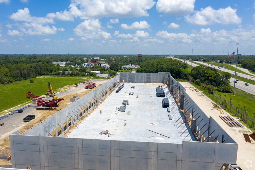 More Photos Of 9373 Laredo Ave, Fort Myers Warehouse For Lease