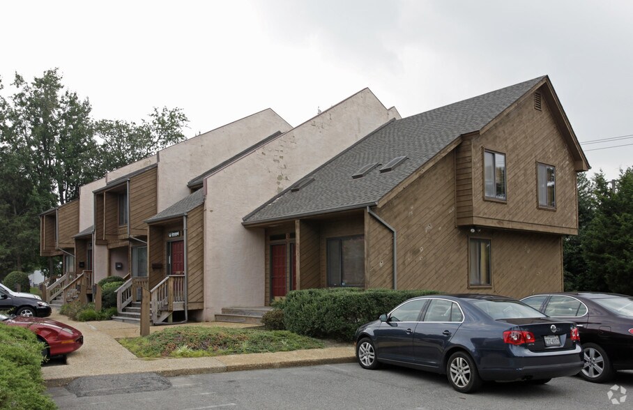 More Photos Of 400 Southlake Blvd, Richmond Office For Lease