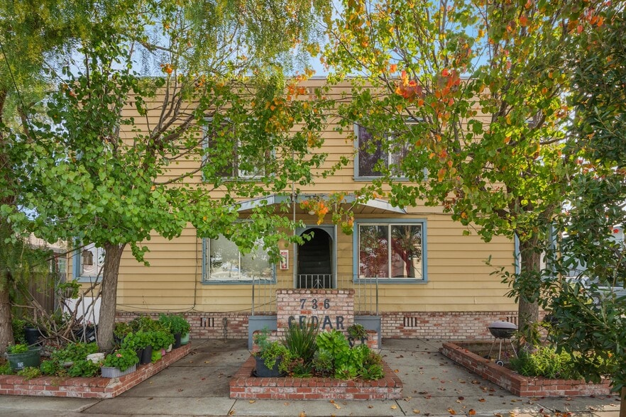 More Photos Of 736 Cedar St, Redwood City Apartments For Sale