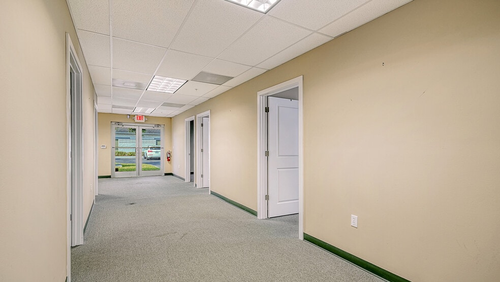More Photos Of 7316-7320 Delainey Ct E, Sarasota Office Residential For Sale