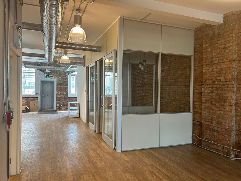 More Photos Of 155 2nd Av S, Saskatoon Storefront Retail Office For Lease