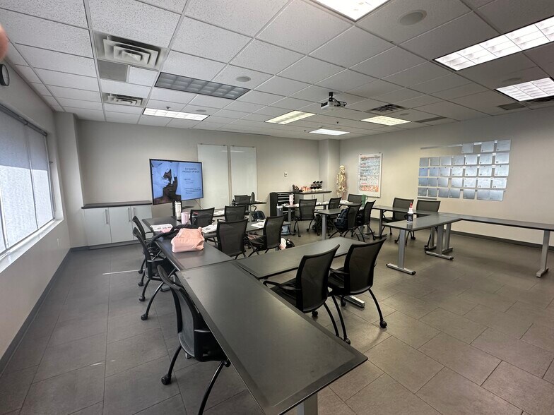 More Photos Of 86 N University Ave, Provo Office Residential For Lease