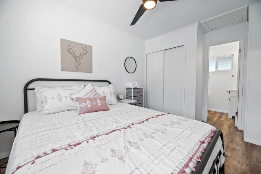 More Photos Of 560 Edgemoor Rd, Big Bear Lake Hotel For Sale