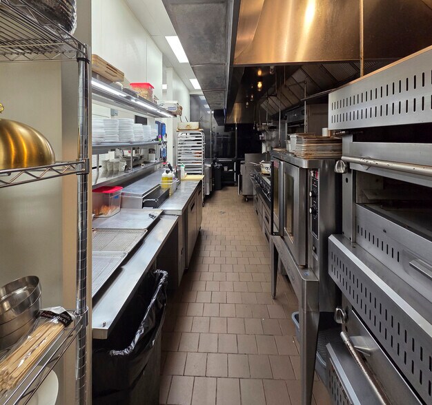 More Photos Of 502 Keawe St, Honolulu Apartments For Lease