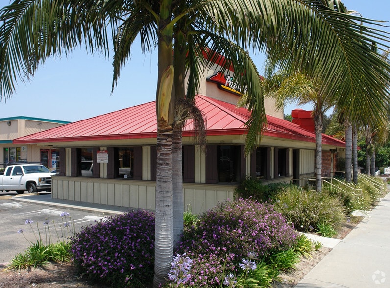 More Photos Of 17342 Beach Blvd, Huntington Beach Restaurant For Lease