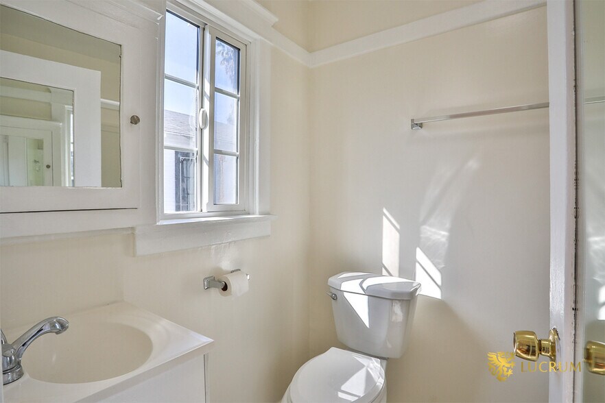 More Photos Of 2867-2873 Edgehill Dr, Los Angeles Apartments For Sale