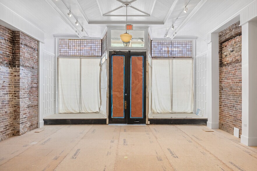 More Photos Of 438 King St, Charleston Office For Lease