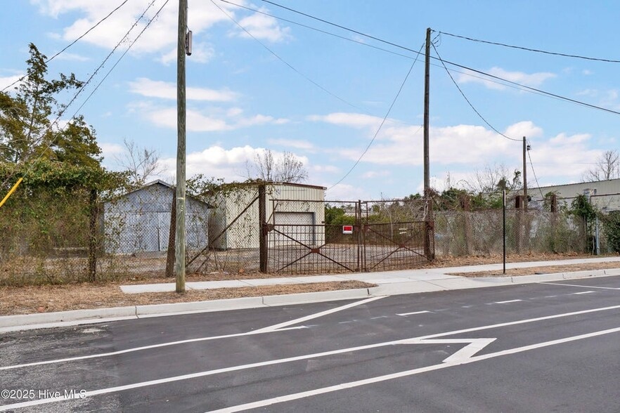 More Photos Of 1403 S 5th Ave, Wilmington Land For Sale