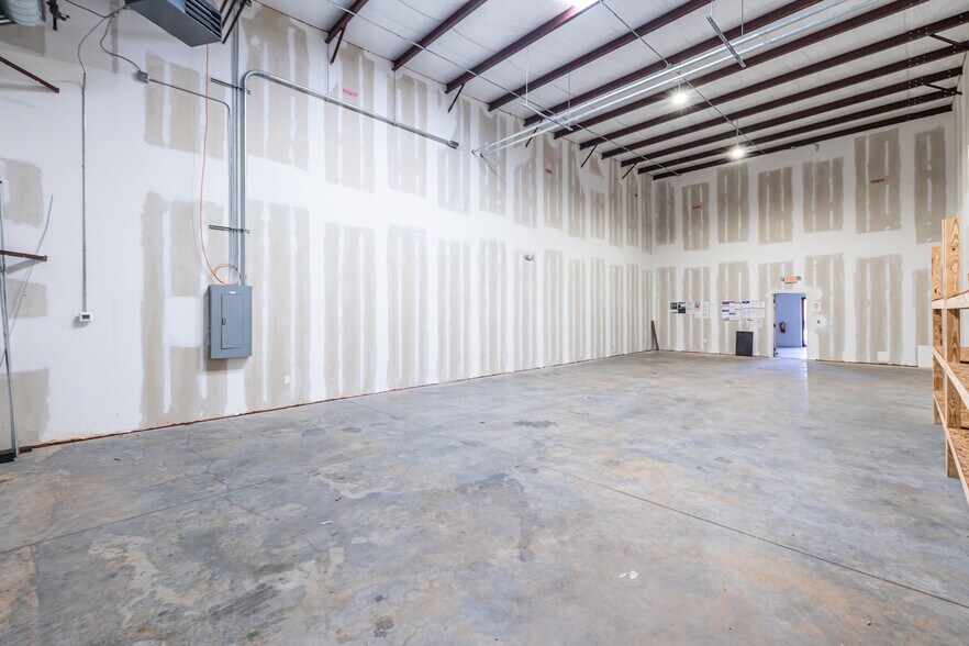 More Photos Of 4337 McBrayer Rd, Oakwood Warehouse For Sale
