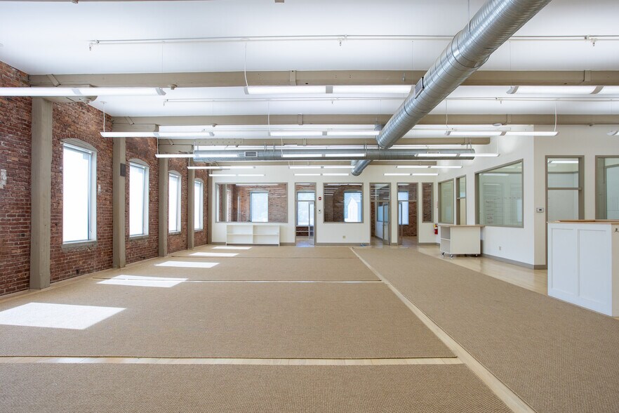 More Photos Of 125 Pecks Rd, Pittsfield Warehouse For Sale