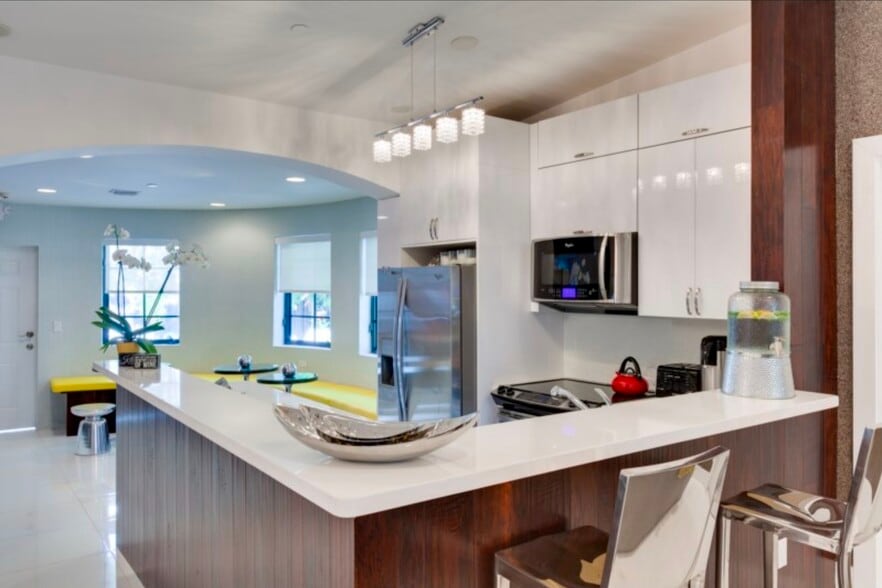 More Photos Of 711 Lenox Ave, Miami Beach Hospitality For Sale