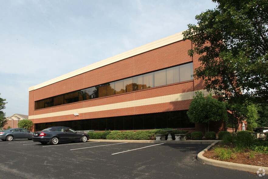 More Photos Of 825 Northgate Blvd, New Albany Office For Lease