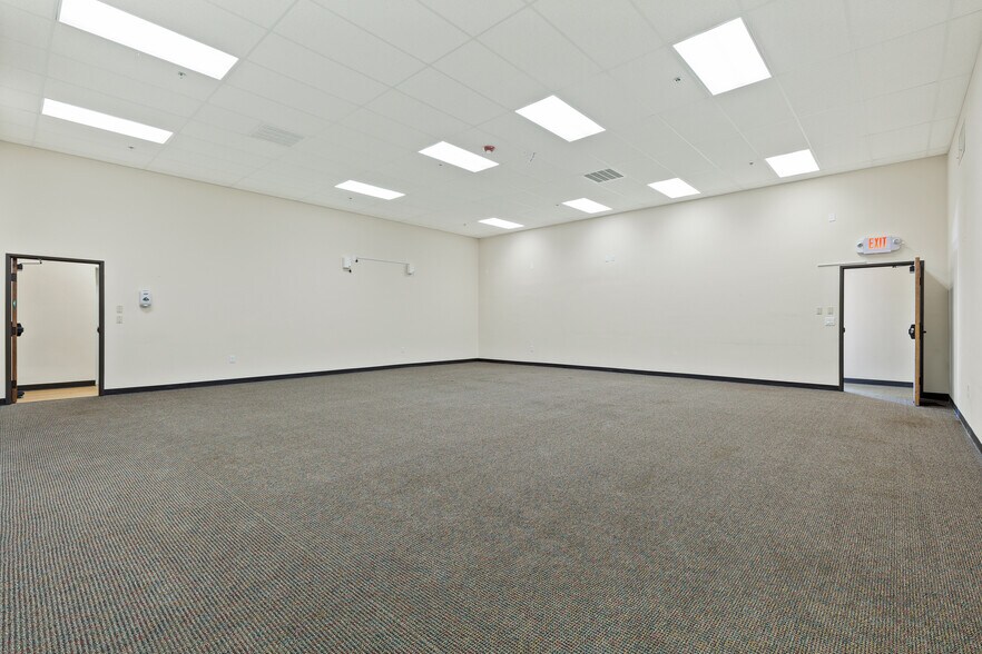 More Photos Of 26243 State Highway 51, Wagoner Medical For Sale