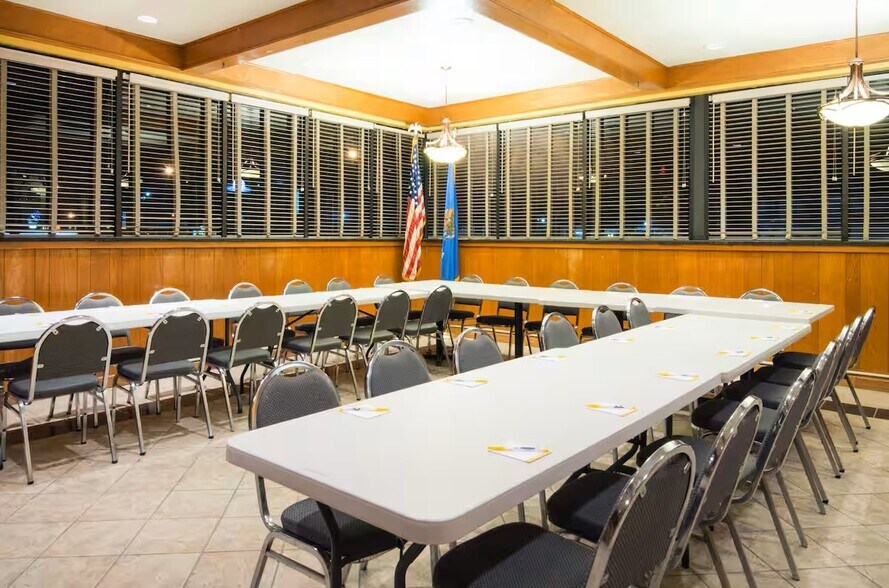 More Photos Of 2818 S Van Buren St, Enid Hotel For Sale