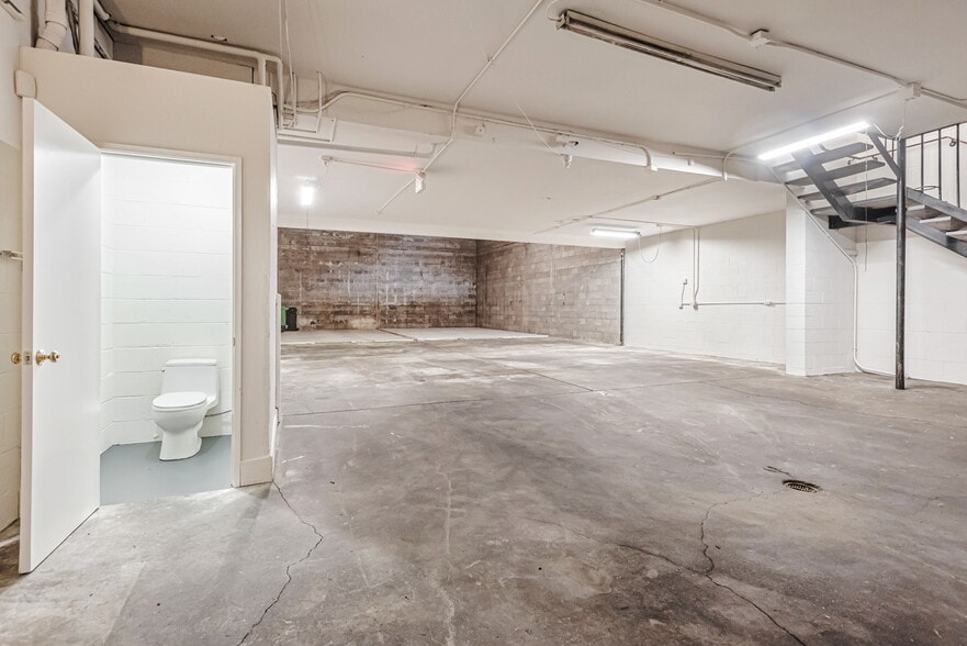 More Photos Of 2915 Keith St, San Francisco General Retail For Lease