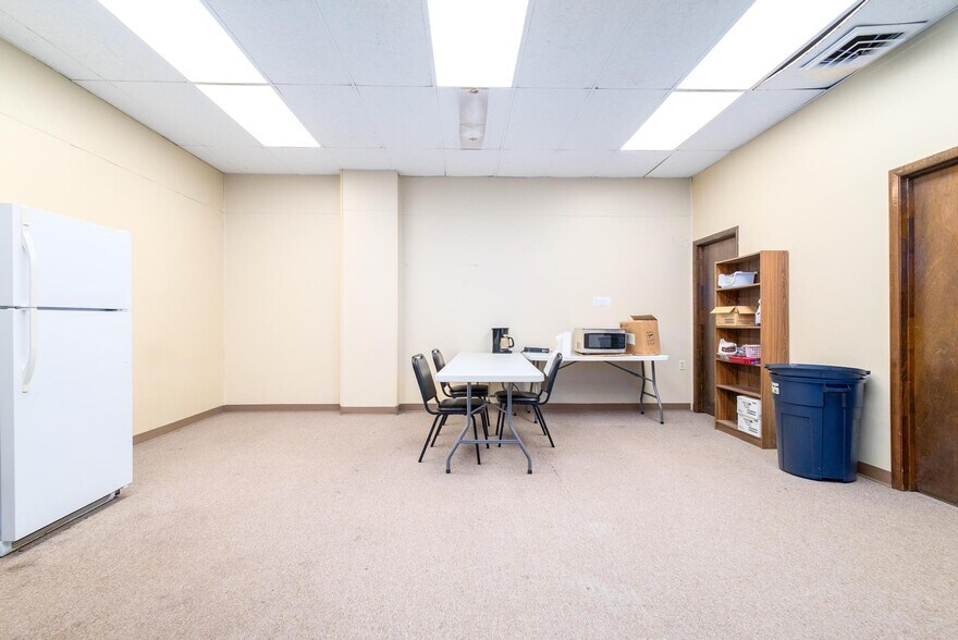 More Photos Of 630 Market St, Steubenville Office For Sale