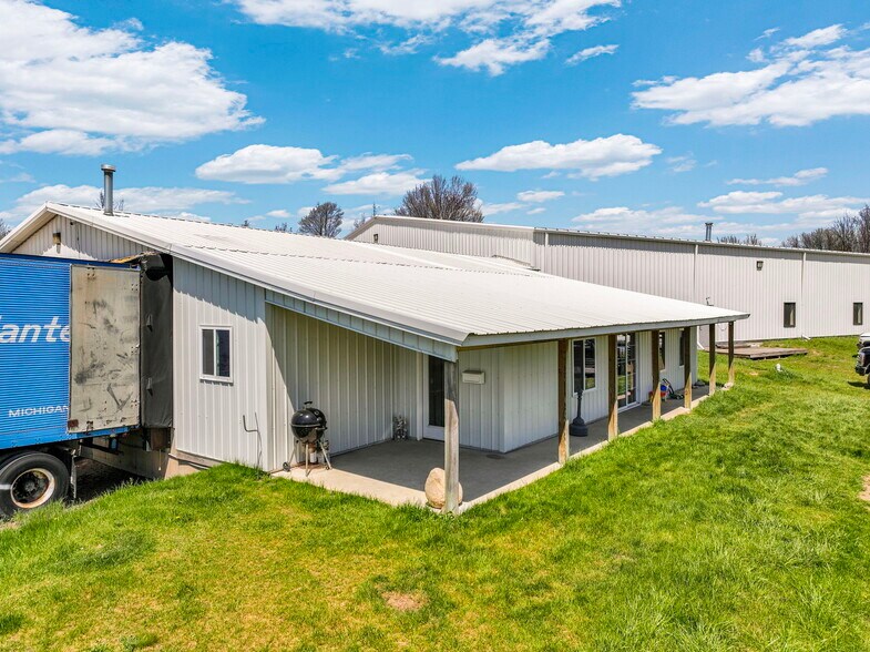 More Photos Of 6851 W Gerwoude Dr, Mc Bain Warehouse For Sale