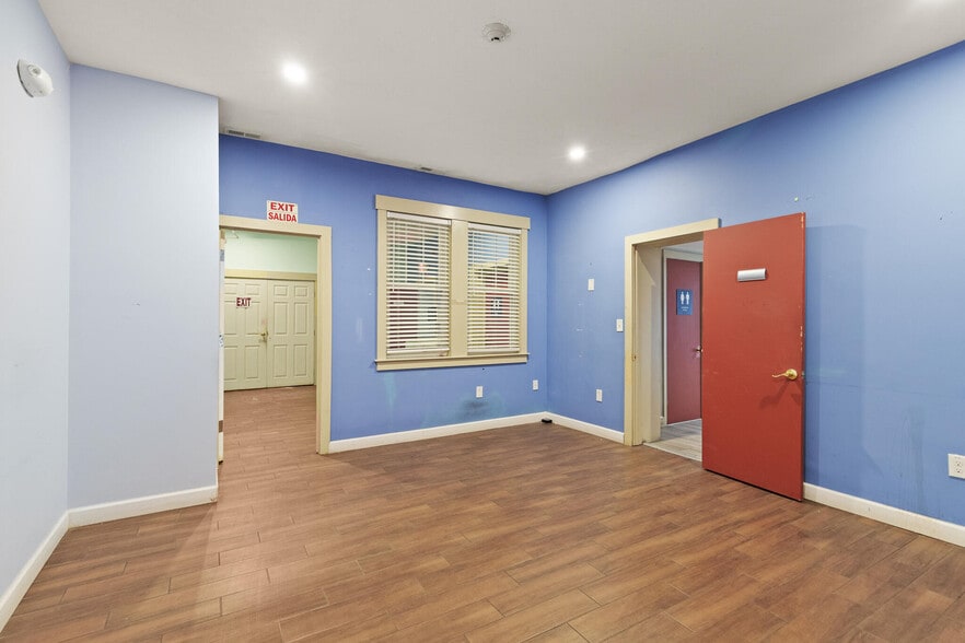 More Photos Of 430 Maple St, Danvers Freestanding For Sale