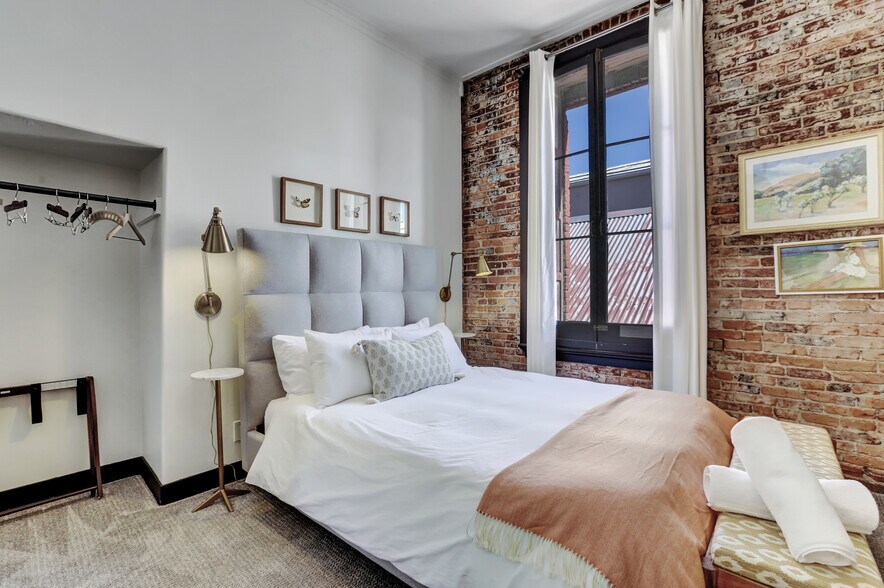 More Photos Of 233 Broad St, Nevada City Hotel For Sale