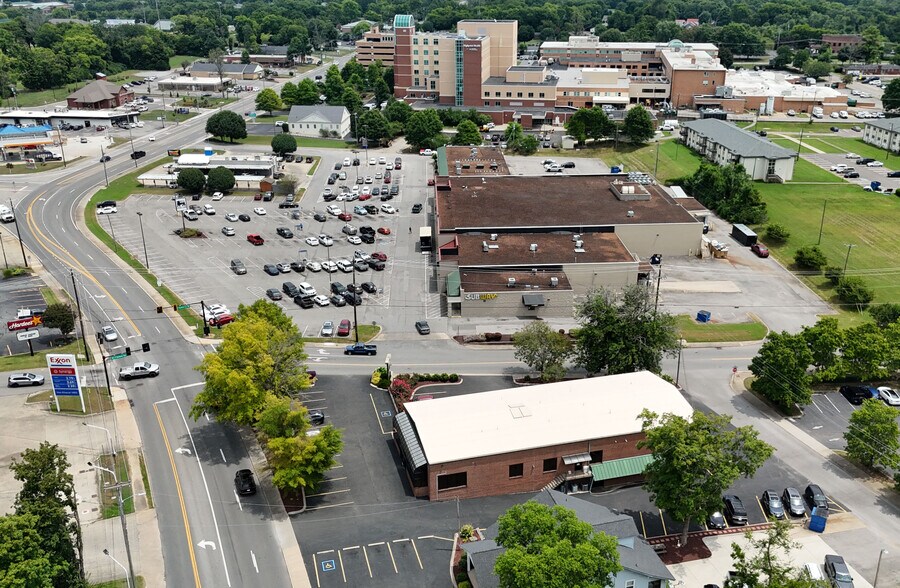 More Photos Of 437 E Main St, Gallatin Medical For Lease