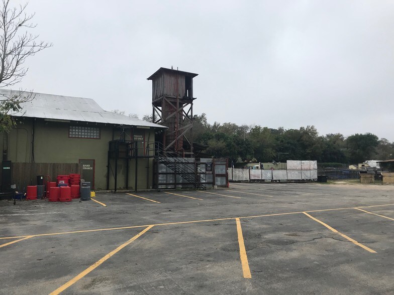More Photos Of 262 West Jahn St, New Braunfels Restaurant For Lease