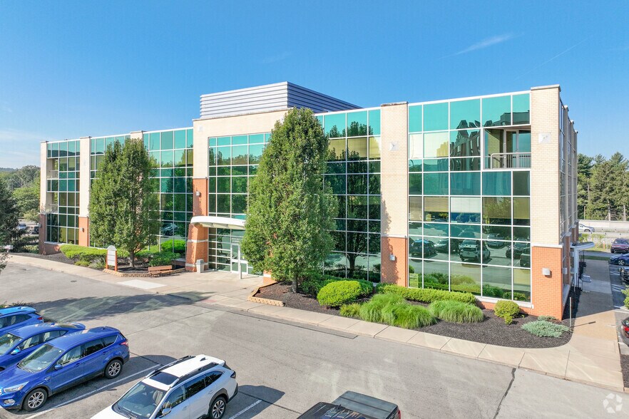 Primary Photo Of 144 Emeryville Dr, Cranberry Township Medical For Lease