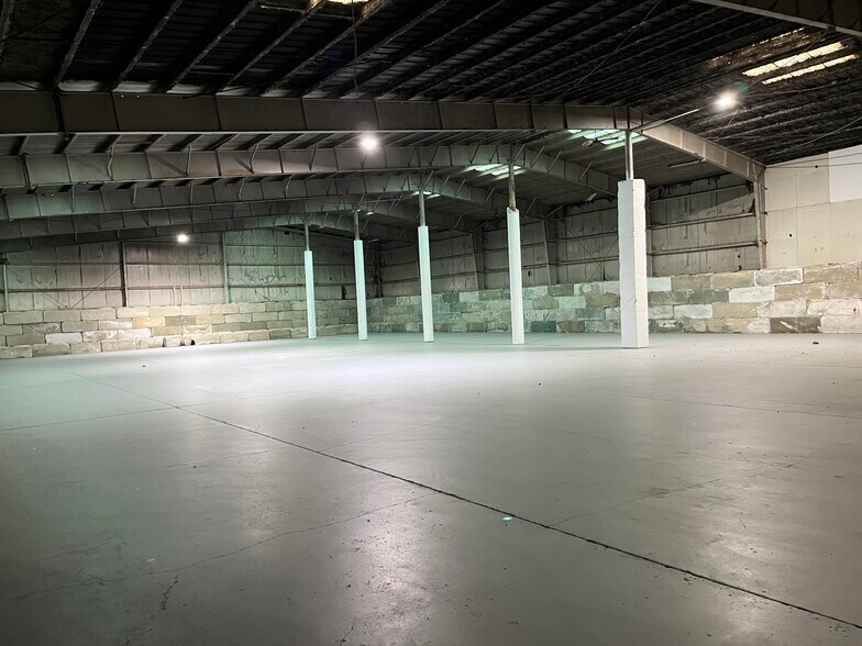 More Photos Of 1001 Clinton St, Lockport Manufacturing For Lease