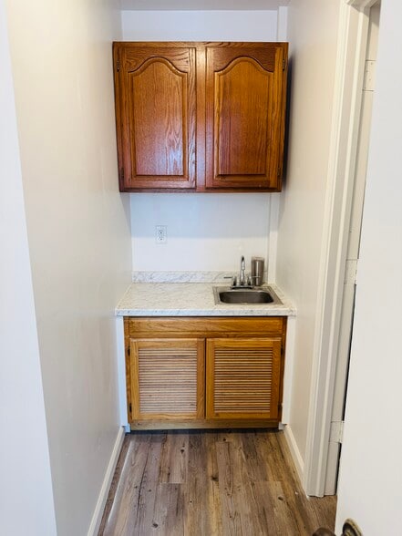 More Photos Of 602 W Madison St, Broken Arrow Self Storage For Lease