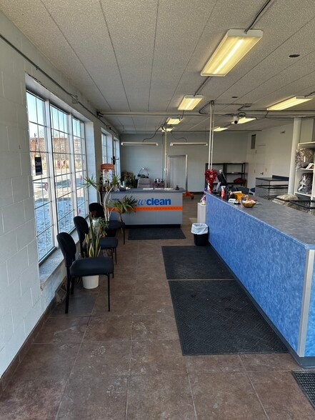 More Photos Of 620 Cass St, La Crosse Storefront Retail Office For Lease