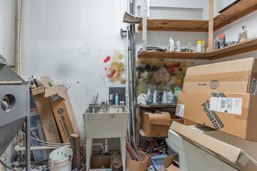 More Photos Of 451 Columbia Ave, Lexington Freestanding For Sale