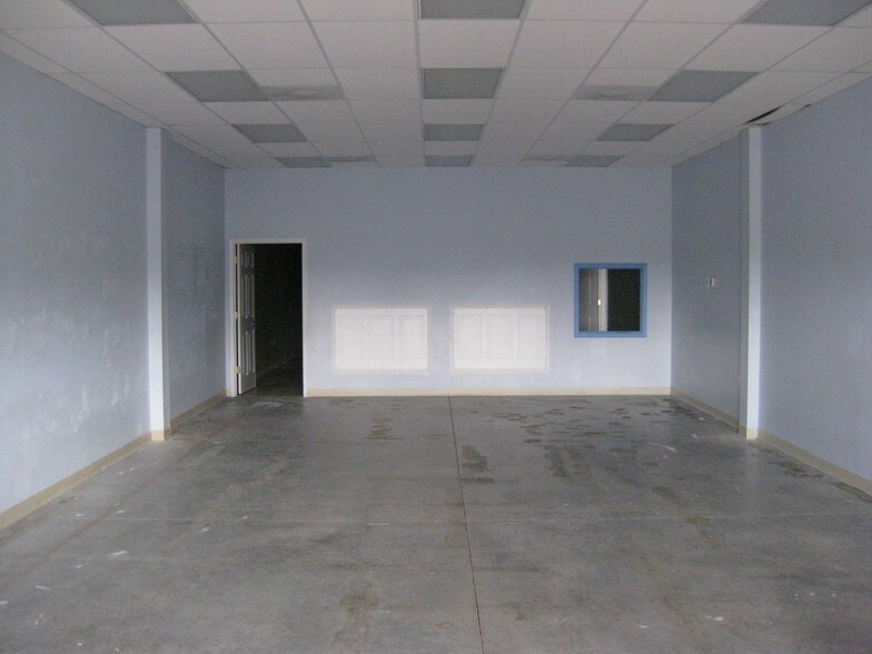 More Photos Of 11083 Marsh Rd, Bealeton Unknown For Lease