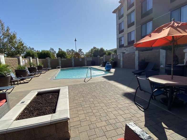 More Photos Of 4674 Ontario Mills Pkwy, Ontario Hotel For Sale